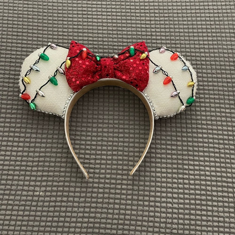 Light up Christmas Minnie Mouse ears